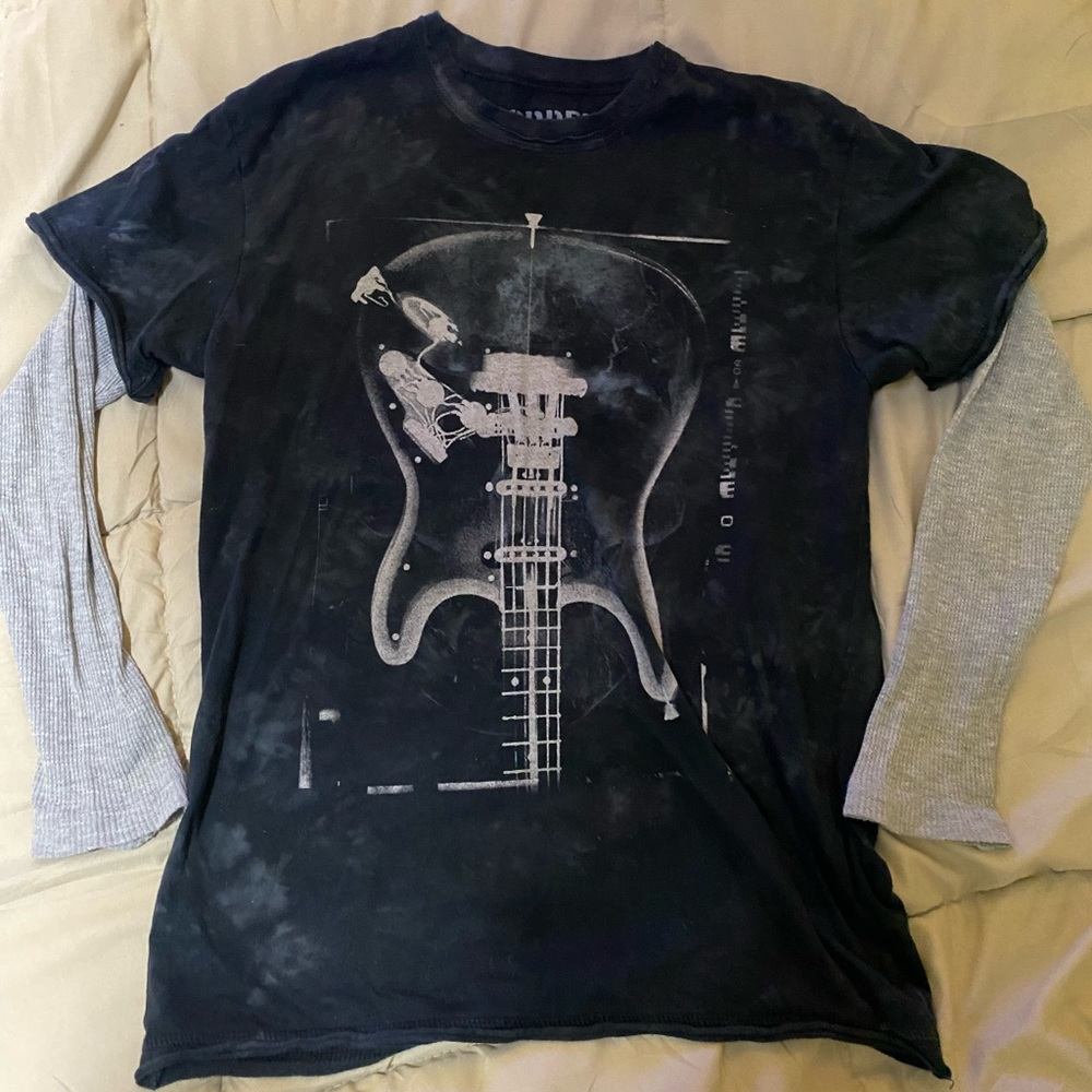Guitar Graphic T-Shirt/Long sleeve Medium Size